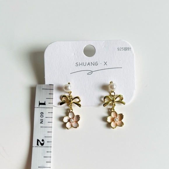 Dangling Flow Bow with Pear Earrings Pink and Gold - Picture 2 of 3